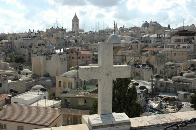 The story of Peter and Farida: helping a family means helping the small Christian community in Jerusalem