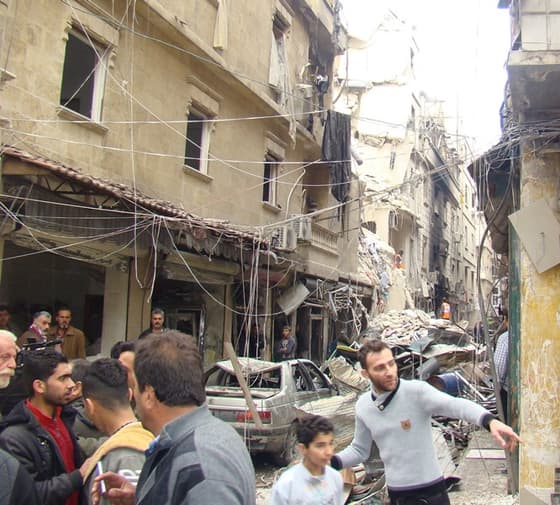 Syrien. Tausende fliehen aus Aleppo. Neuer Apell des Papstes.