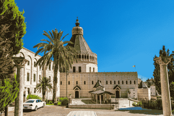 Los trabajadores del proyecto «Jerusalén, piedras de la memoria» en servicio en Nazaret