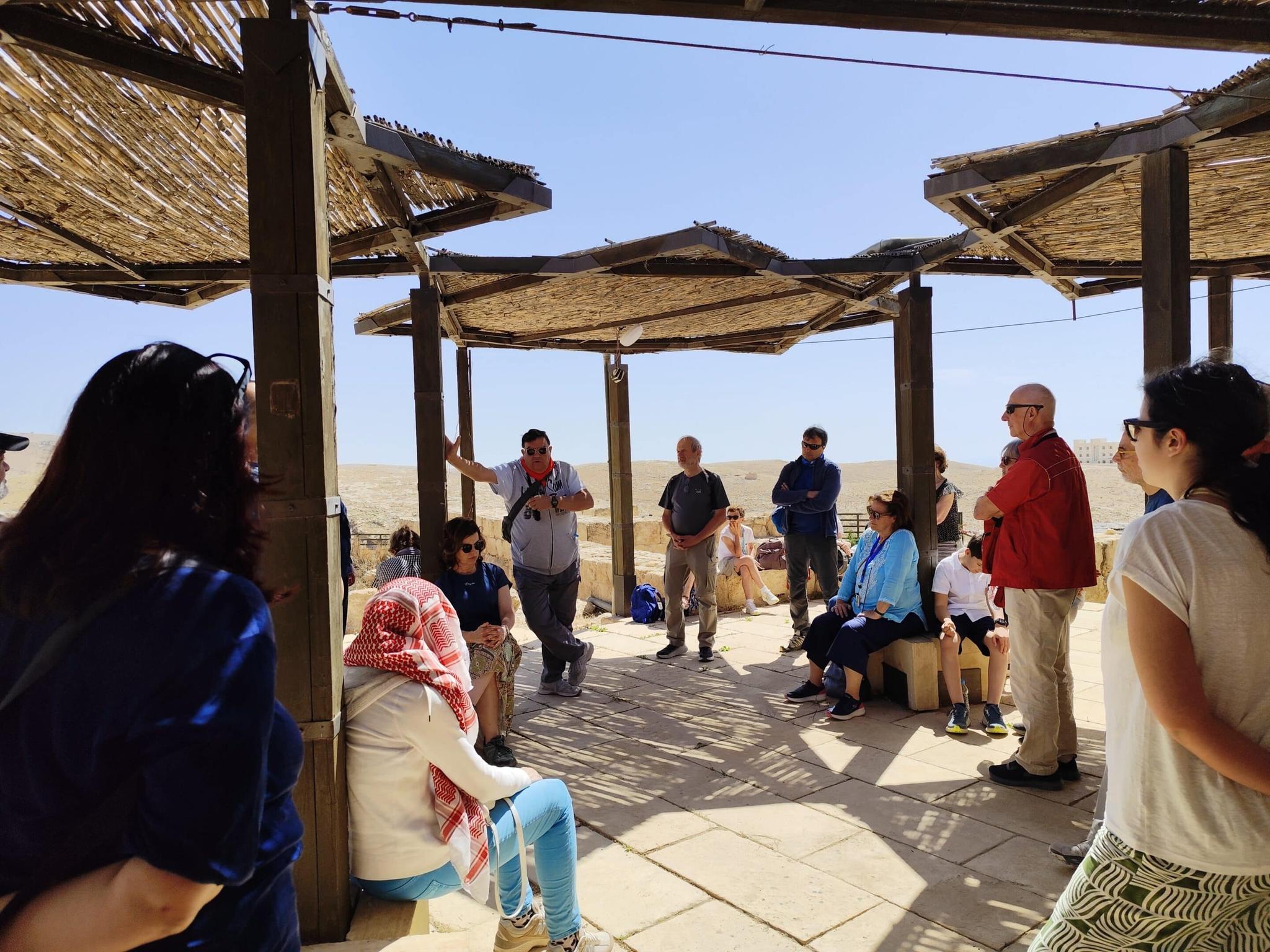 Scrivici per qualsiasi dubbio o domanda!