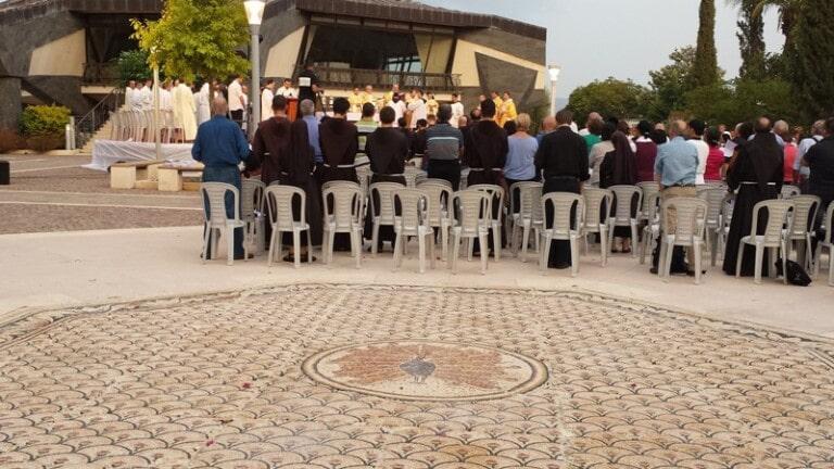 El mosaico bizantino de Cafarnaún ahora de nuevo visible en su fiel reproducción