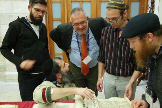 Libros puentes de paz en Jerusalén: reunirse y compartir con los estudiantes de la Universidad Hebrea.