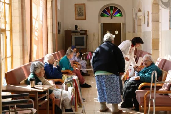 Palestine/Bethléem – Soins de santé et aide aux personnes âgées