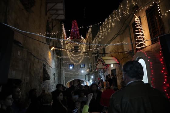 Aspettando il Natale per le vie di Gerusalemme